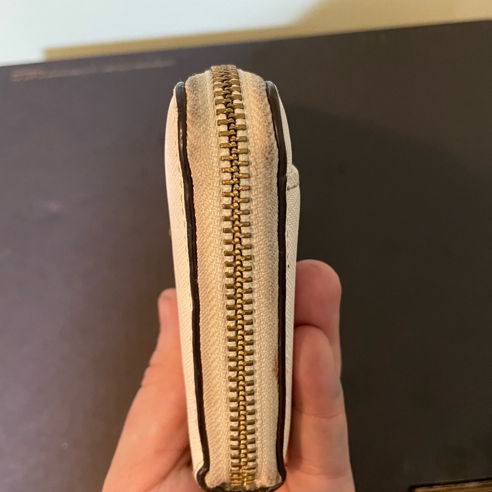 White Kate Spade Rectangular Wallet - image 7